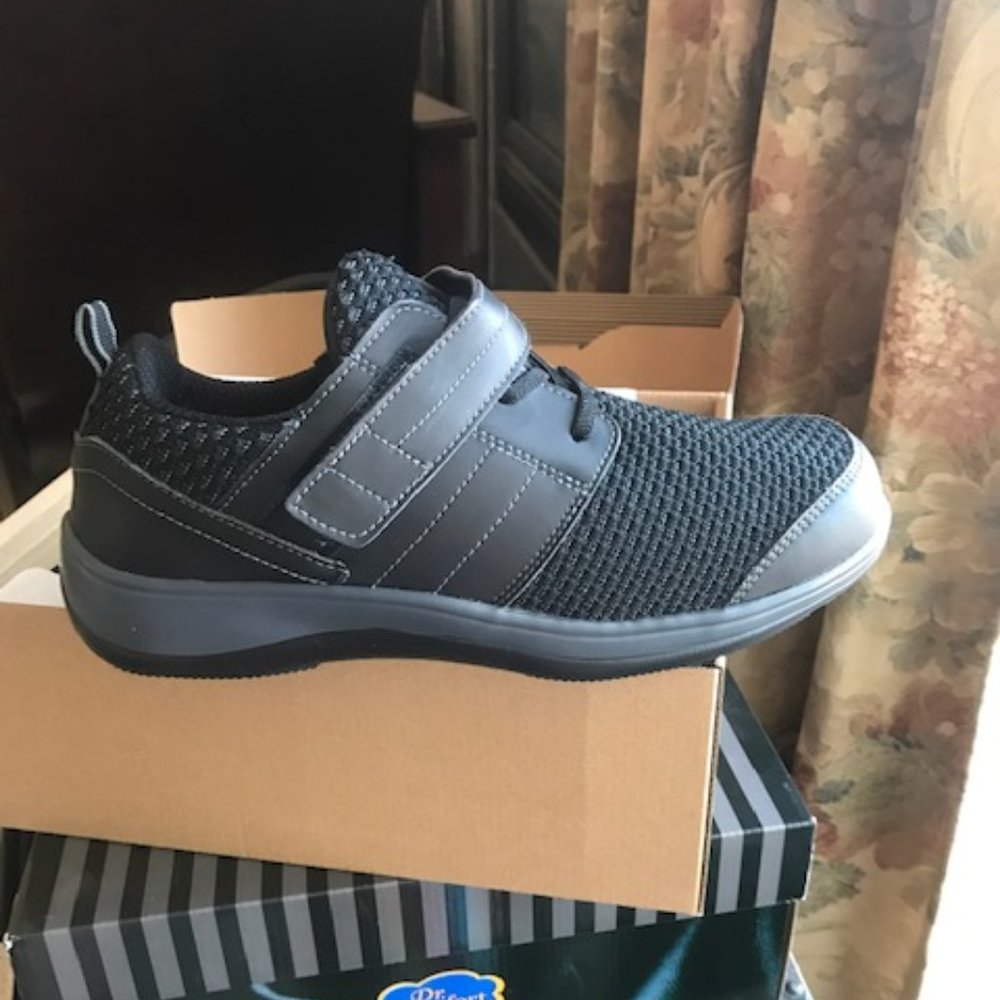 Orthofeet 'Narine', 8.5 XXWide, New in Box